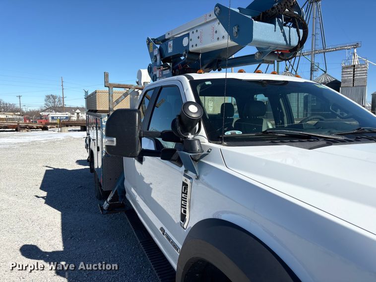 image for item FG2699 2017 Ford F550 Super Duty XL bucket truck