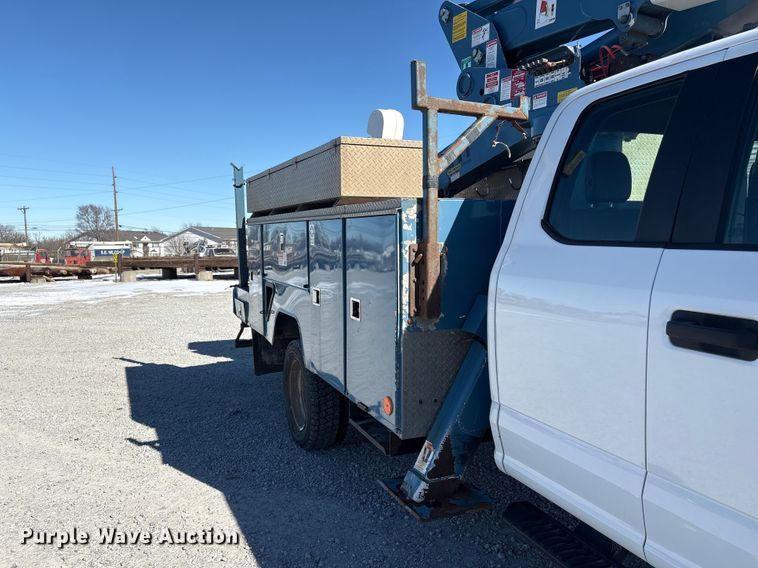 image for item FG2699 2017 Ford F550 Super Duty XL bucket truck