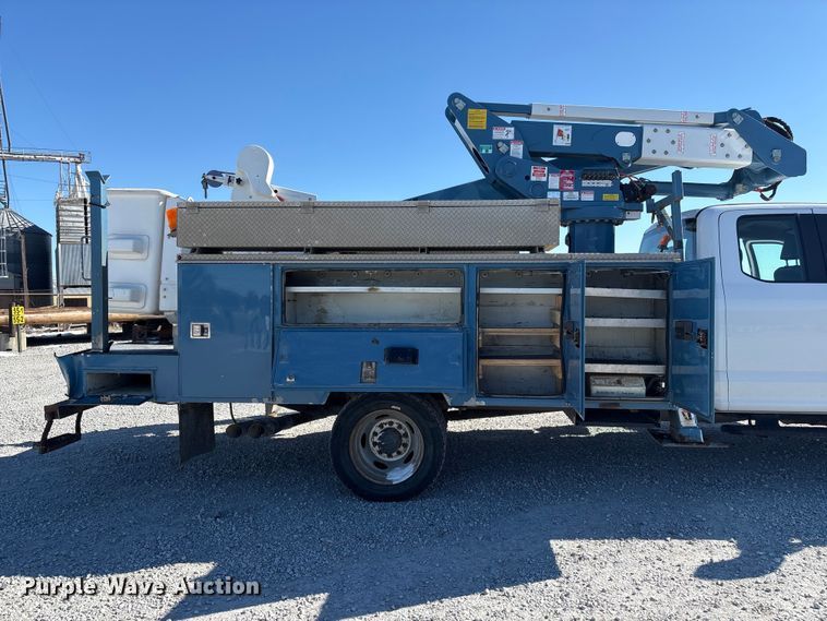 image for item FG2699 2017 Ford F550 Super Duty XL bucket truck