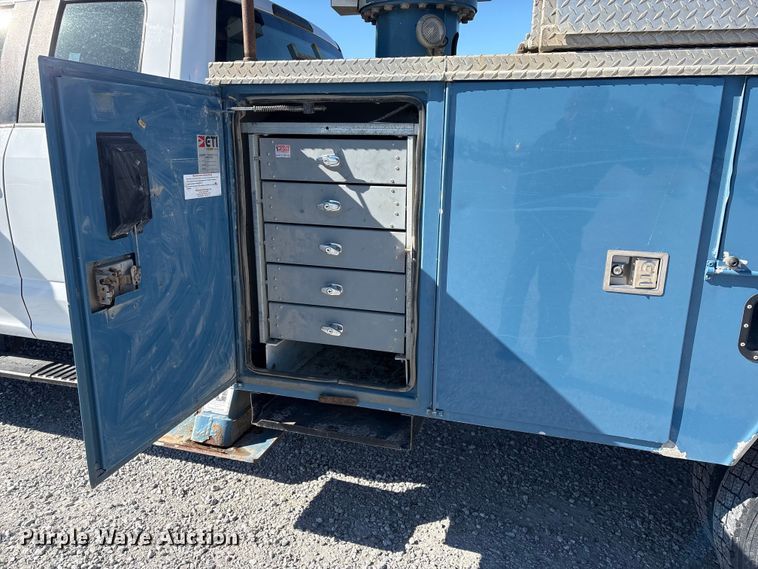 image for item FG2699 2017 Ford F550 Super Duty XL bucket truck