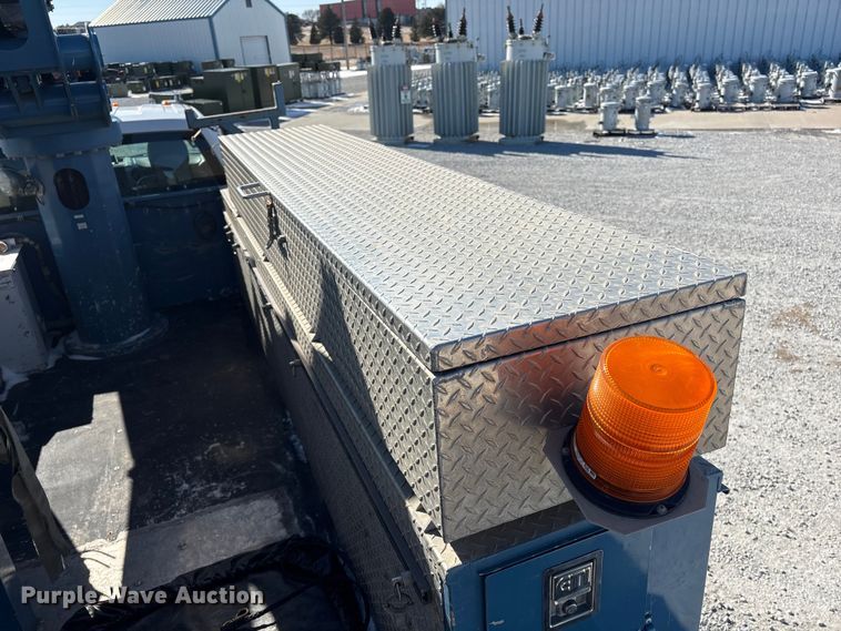 image for item FG2699 2017 Ford F550 Super Duty XL bucket truck