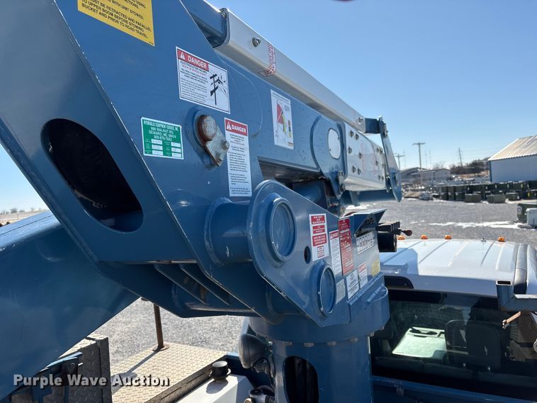 image for item FG2699 2017 Ford F550 Super Duty XL bucket truck