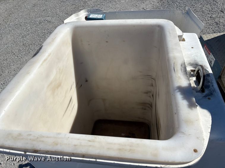 image for item FG2699 2017 Ford F550 Super Duty XL bucket truck