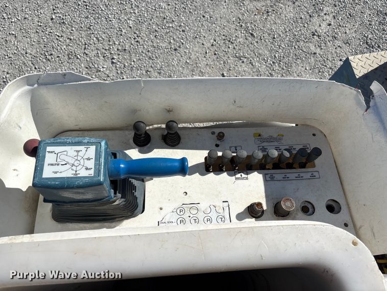 image for item FG2699 2017 Ford F550 Super Duty XL bucket truck