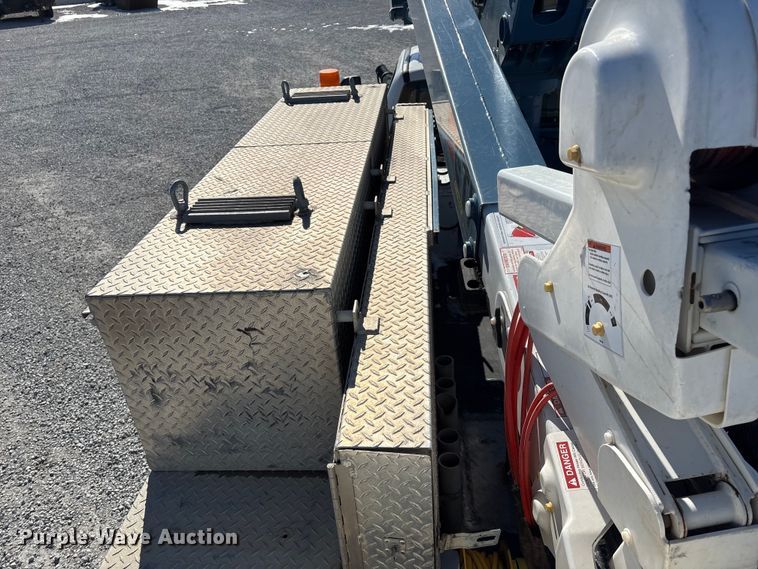 image for item FG2699 2017 Ford F550 Super Duty XL bucket truck