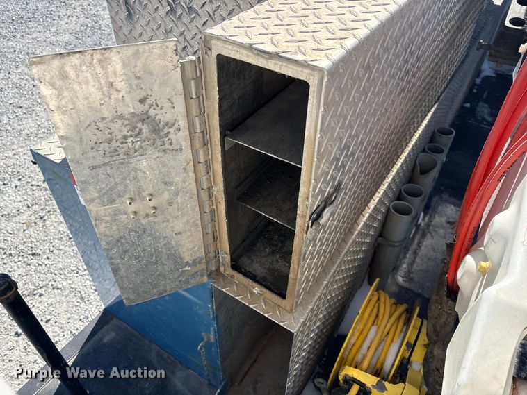 image for item FG2699 2017 Ford F550 Super Duty XL bucket truck