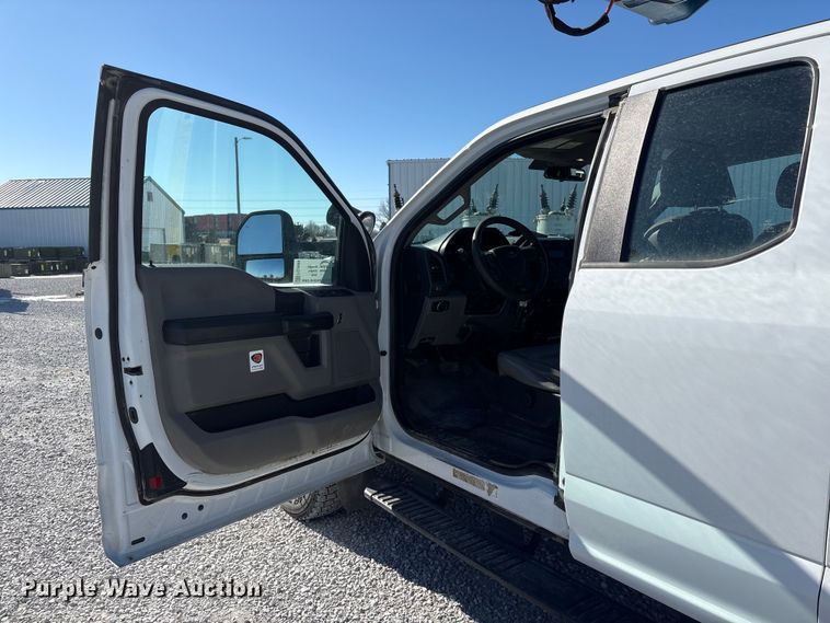 image for item FG2699 2017 Ford F550 Super Duty XL bucket truck