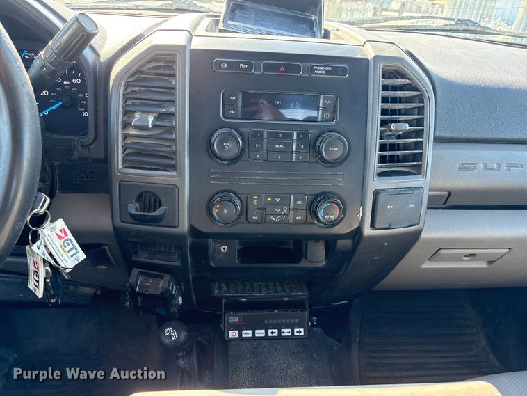 image for item FG2699 2017 Ford F550 Super Duty XL bucket truck