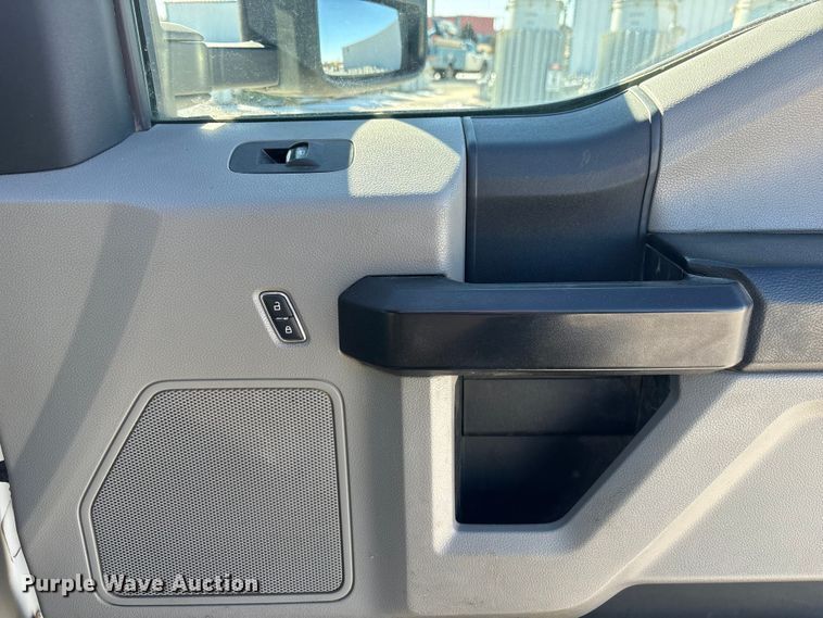 image for item FG2699 2017 Ford F550 Super Duty XL bucket truck