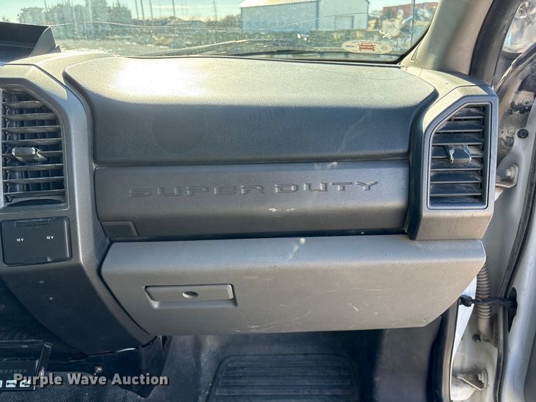 image for item FG2699 2017 Ford F550 Super Duty XL bucket truck