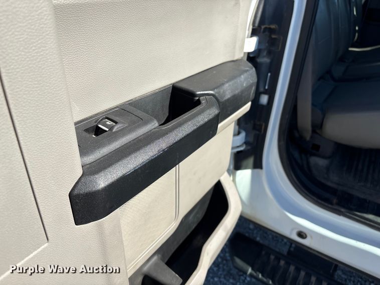 image for item FG2699 2017 Ford F550 Super Duty XL bucket truck