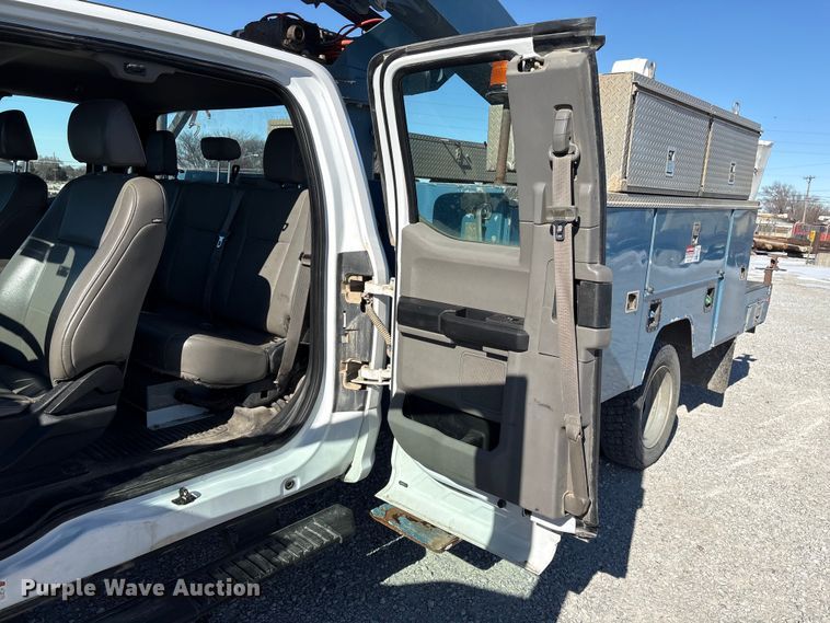 image for item FG2699 2017 Ford F550 Super Duty XL bucket truck