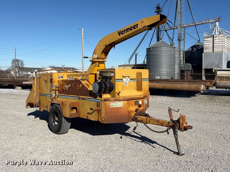 image for item FG2700 1999 Vermeer BC1800A wood chipper