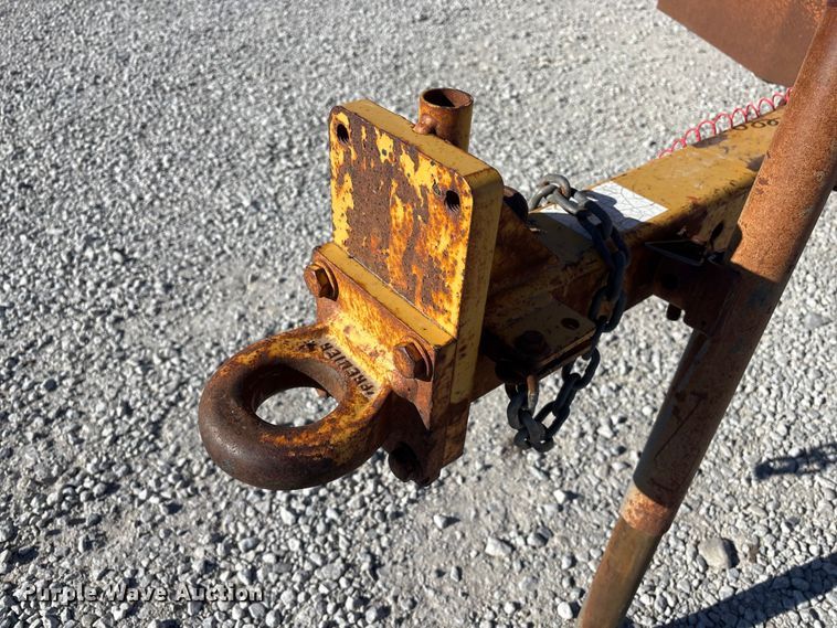 image for item FG2700 1999 Vermeer BC1800A wood chipper