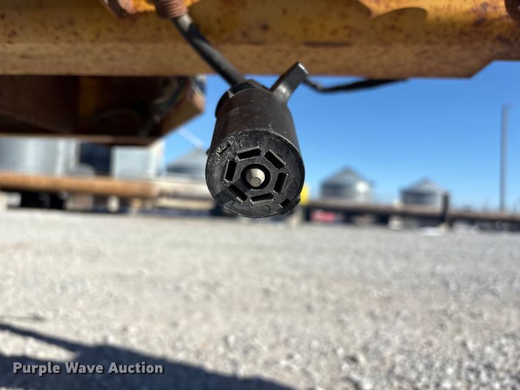 image for item FG2700 1999 Vermeer BC1800A wood chipper