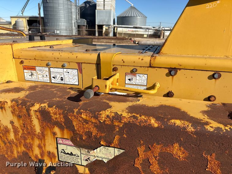 image for item FG2700 1999 Vermeer BC1800A wood chipper