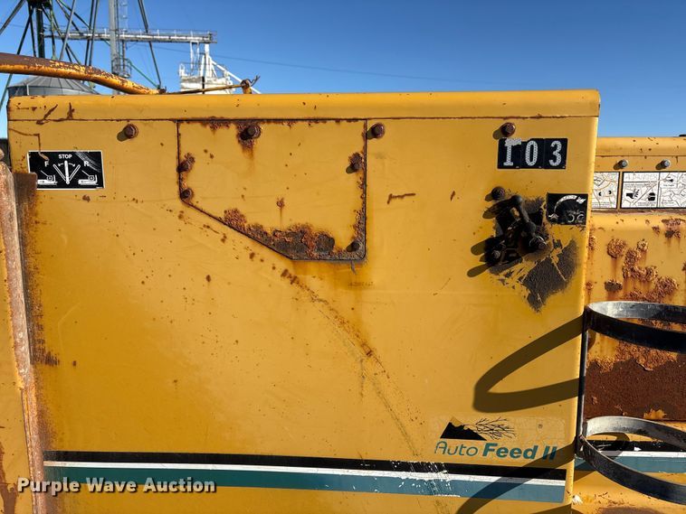 image for item FG2700 1999 Vermeer BC1800A wood chipper