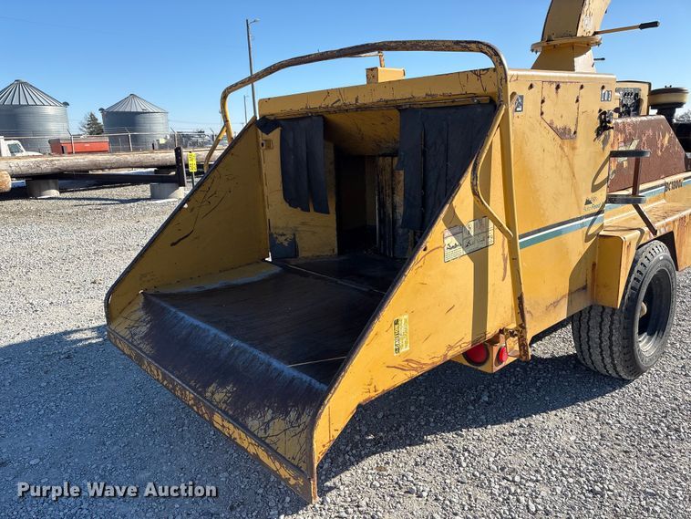 image for item FG2700 1999 Vermeer BC1800A wood chipper