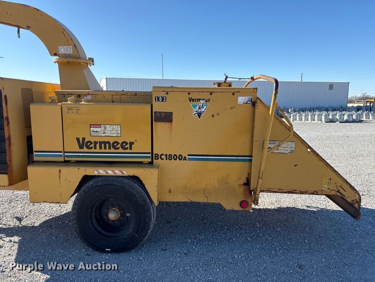 image for item FG2700 1999 Vermeer BC1800A wood chipper