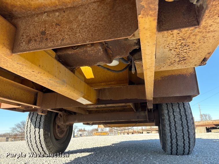 image for item FG2700 1999 Vermeer BC1800A wood chipper