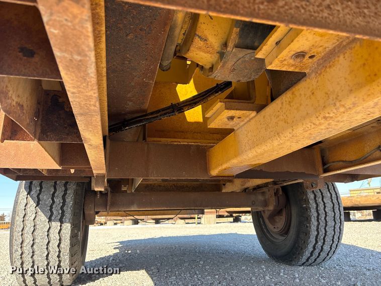 image for item FG2700 1999 Vermeer BC1800A wood chipper