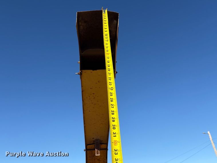 image for item FG2700 1999 Vermeer BC1800A wood chipper