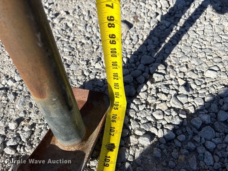 image for item FG2700 1999 Vermeer BC1800A wood chipper