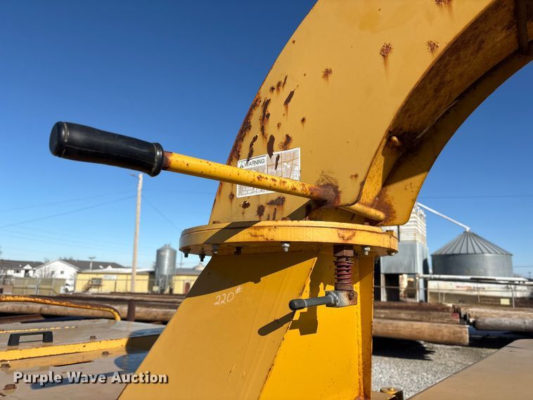 image for item FG2700 1999 Vermeer BC1800A wood chipper