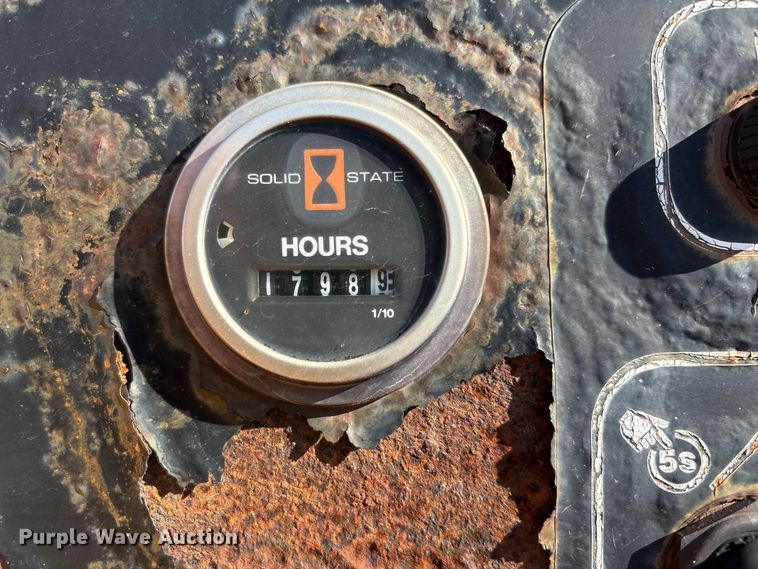 image for item FG2700 1999 Vermeer BC1800A wood chipper