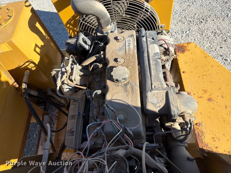 image for item FG2700 1999 Vermeer BC1800A wood chipper