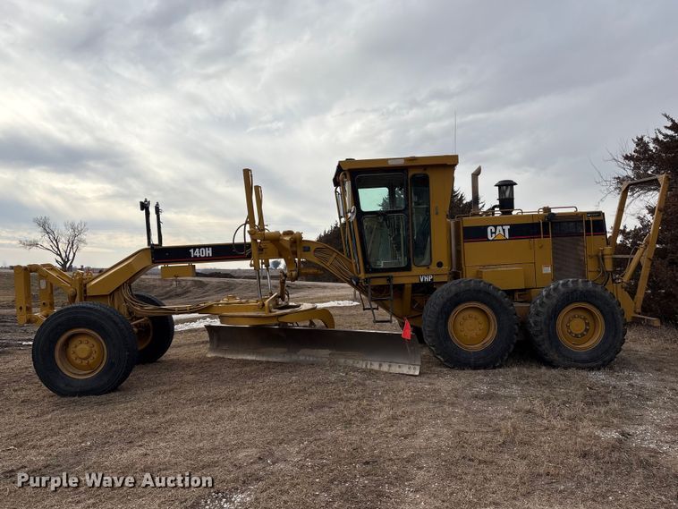 image for item FG2707 2000 Caterpillar 140H motor grader