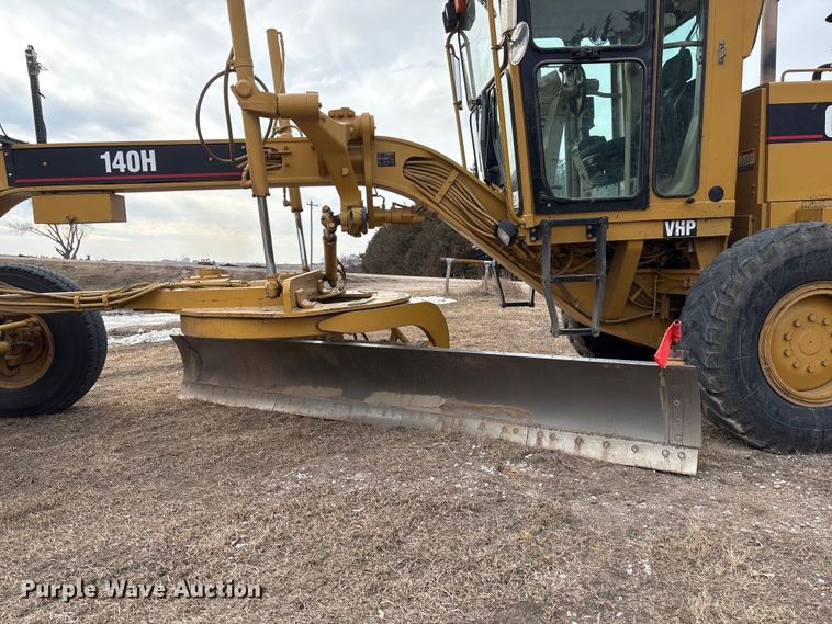 image for item FG2707 2000 Caterpillar 140H motor grader