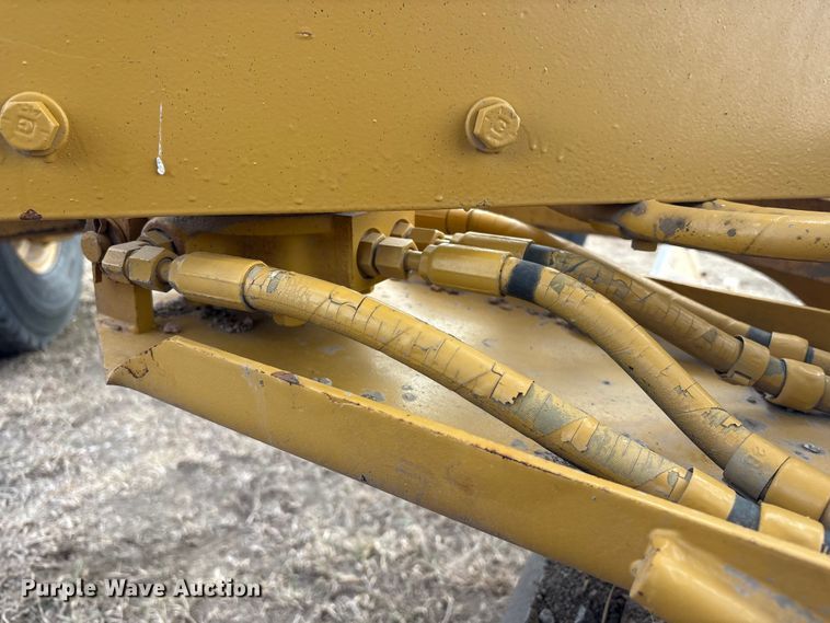 image for item FG2707 2000 Caterpillar 140H motor grader