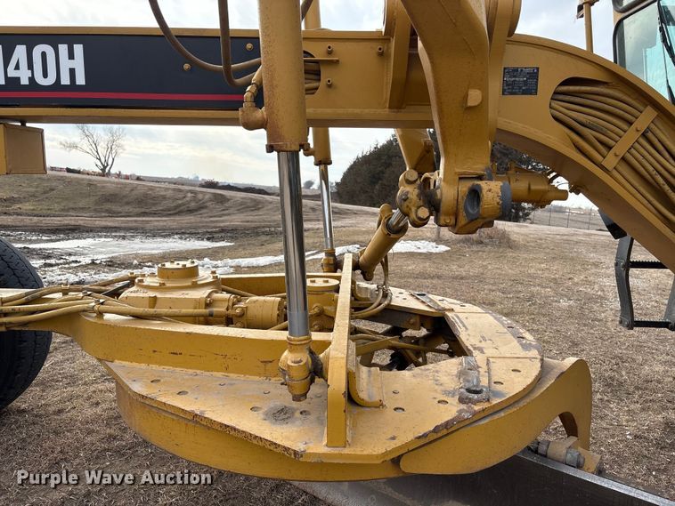 image for item FG2707 2000 Caterpillar 140H motor grader