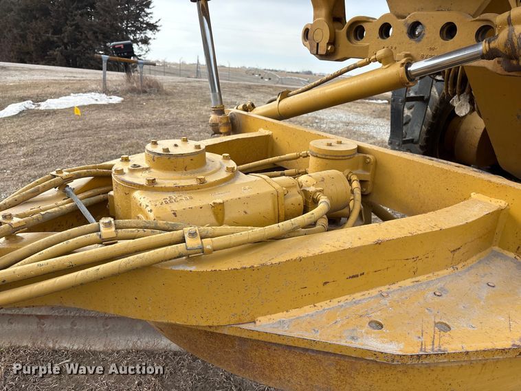 image for item FG2707 2000 Caterpillar 140H motor grader