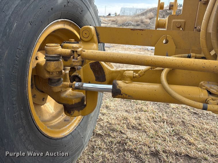 image for item FG2707 2000 Caterpillar 140H motor grader