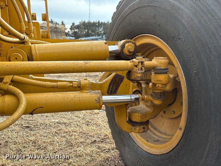 image for item FG2707 2000 Caterpillar 140H motor grader