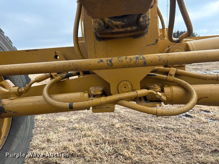 image for item FG2707 2000 Caterpillar 140H motor grader