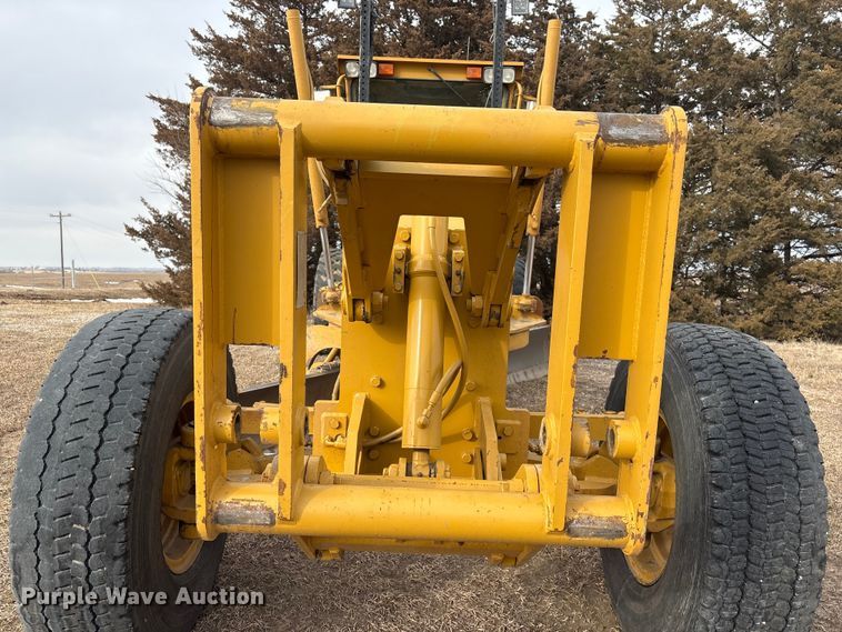 image for item FG2707 2000 Caterpillar 140H motor grader