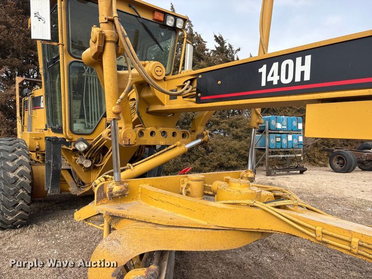 image for item FG2707 2000 Caterpillar 140H motor grader
