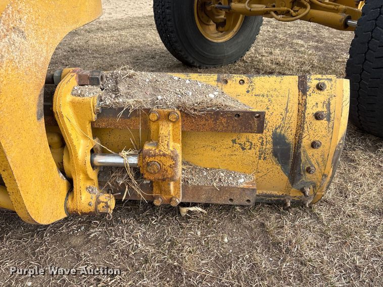 image for item FG2707 2000 Caterpillar 140H motor grader