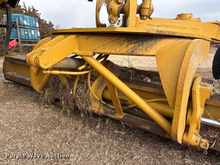 image for item FG2707 2000 Caterpillar 140H motor grader