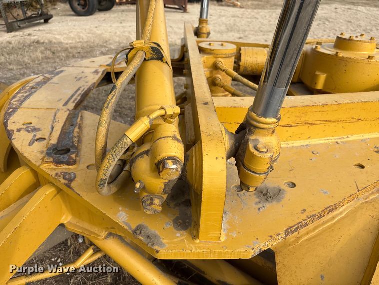 image for item FG2707 2000 Caterpillar 140H motor grader