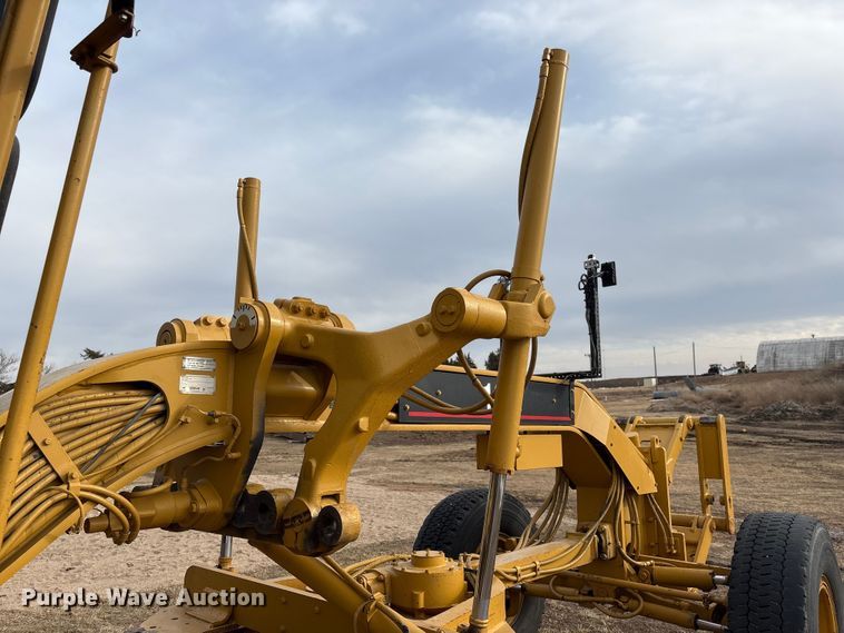 image for item FG2707 2000 Caterpillar 140H motor grader