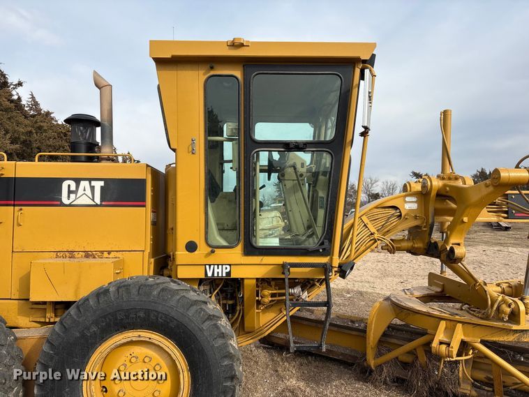 image for item FG2707 2000 Caterpillar 140H motor grader