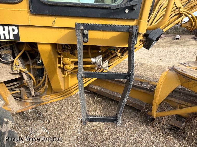 image for item FG2707 2000 Caterpillar 140H motor grader