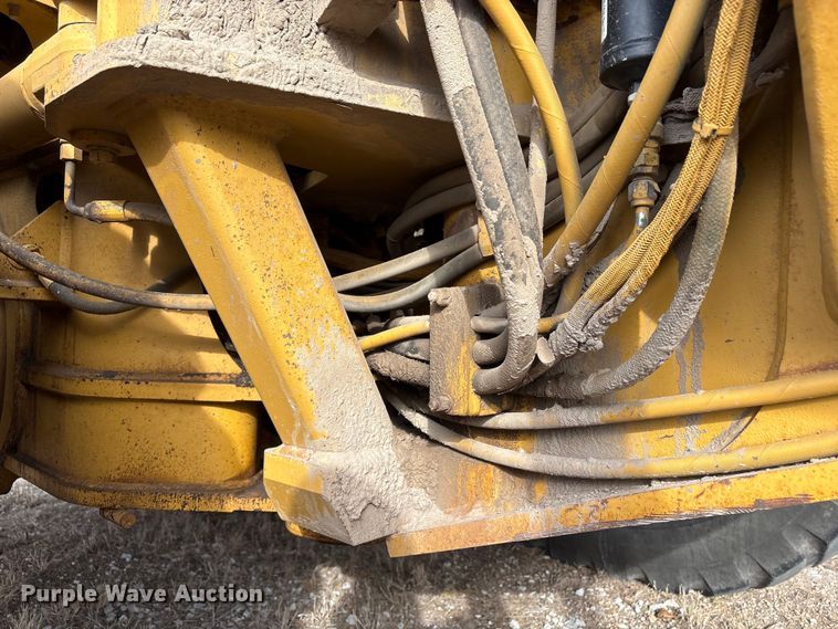 image for item FG2707 2000 Caterpillar 140H motor grader