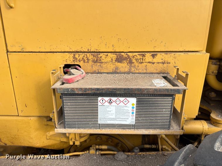 image for item FG2707 2000 Caterpillar 140H motor grader