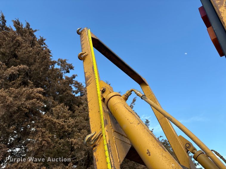 image for item FG2707 2000 Caterpillar 140H motor grader