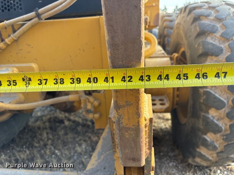 image for item FG2707 2000 Caterpillar 140H motor grader